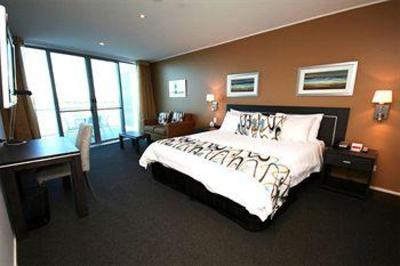 фото отеля Ramada Hotel & Suites