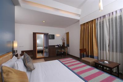 фото отеля Sadanand Regency