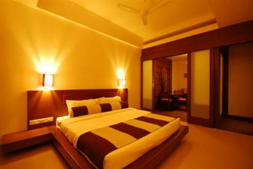 фото отеля Sadanand Regency