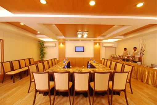 фото отеля Sadanand Regency