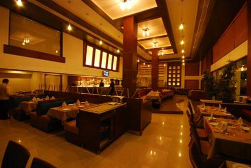 фото отеля Sadanand Regency