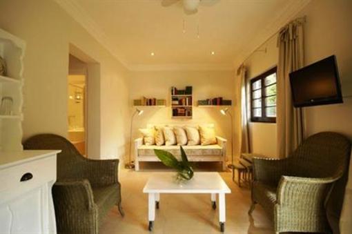 фото отеля Albarosa Guesthouse Stellenbosch