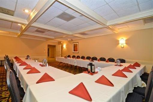 фото отеля Best Western Carriage House Inn Watertown (New York)