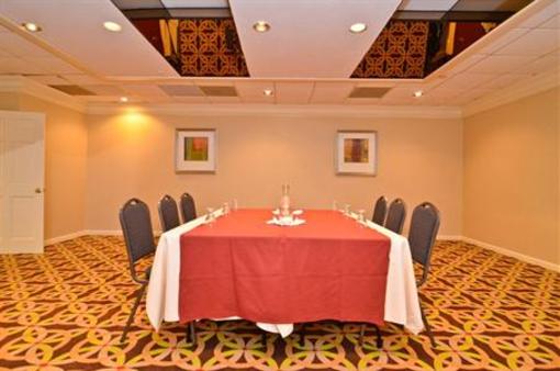 фото отеля Best Western Carriage House Inn Watertown (New York)