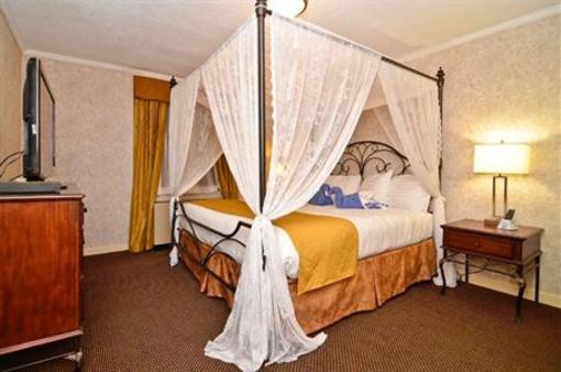 фото отеля Best Western Carriage House Inn Watertown (New York)