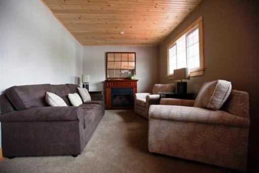 фото отеля Pow Wow Point Lodge
