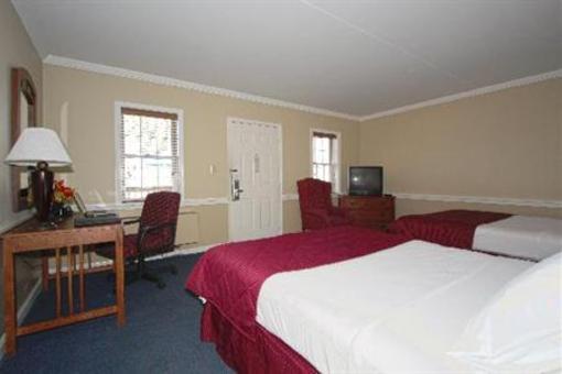 фото отеля Clarion Inn Historic Strasburg Inn