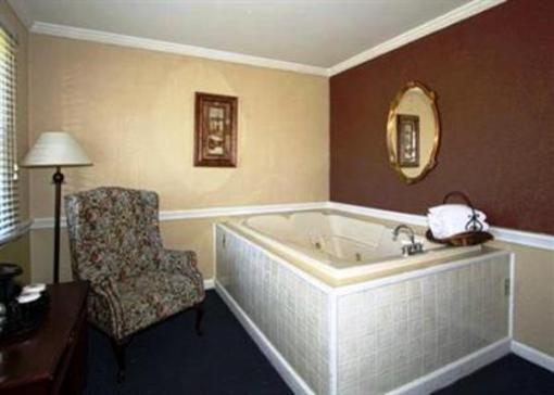фото отеля Clarion Inn Historic Strasburg Inn