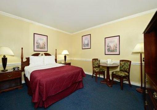 фото отеля Clarion Inn Historic Strasburg Inn