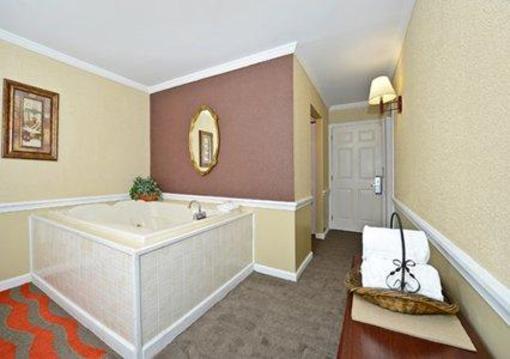 фото отеля Clarion Inn Historic Strasburg Inn