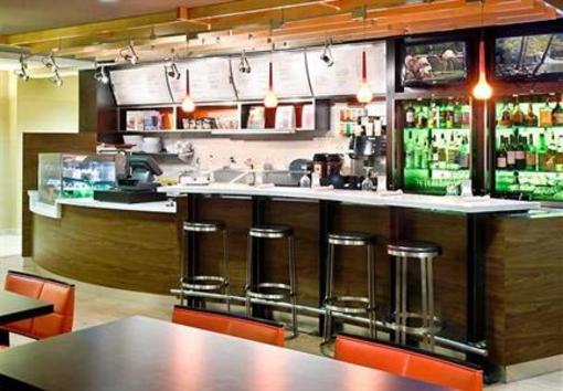 фото отеля Courtyard by Marriott Baton Rouge Siegen Lane