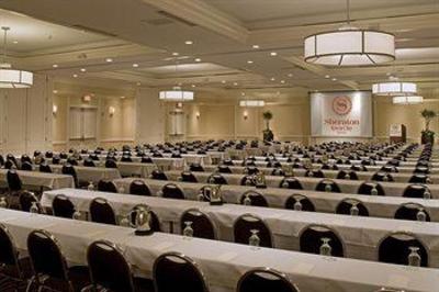 фото отеля Sheraton Iowa City Hotel