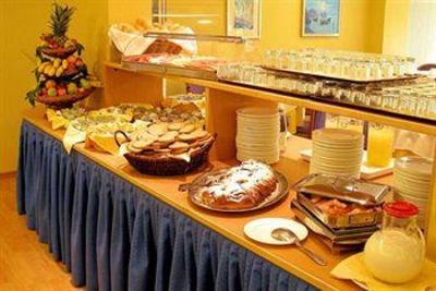 фото отеля Brione Hotel