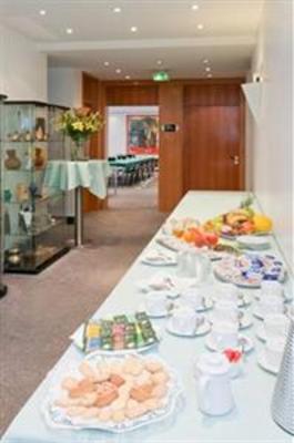 фото отеля Hotel Plaza Duisburg
