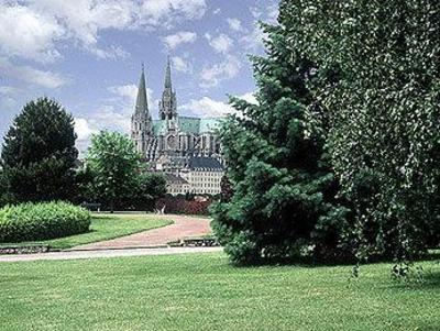 фото отеля Novotel Chartres