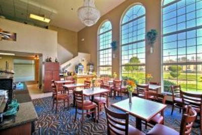 фото отеля Best Western Airport Inn Moline