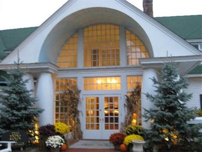 фото отеля The Inn at Mill Falls