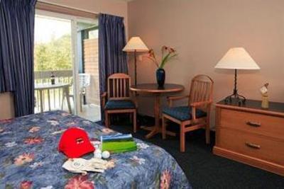 фото отеля Kokanee Springs Golf Resort