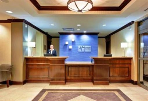 фото отеля Holiday Inn Express Huntsville (Canada)