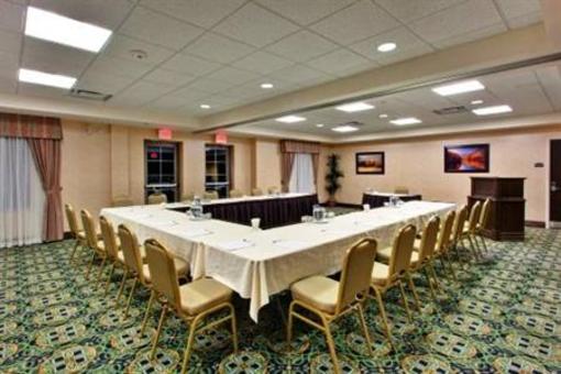 фото отеля Holiday Inn Express Huntsville (Canada)