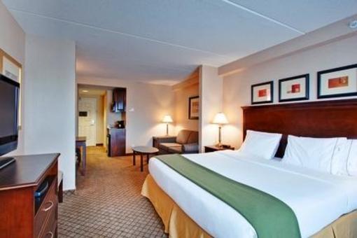 фото отеля Holiday Inn Express Huntsville (Canada)
