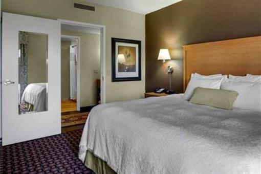 фото отеля Hampton Inn & Suites Nashville - Vanderbilt - Elliston Place