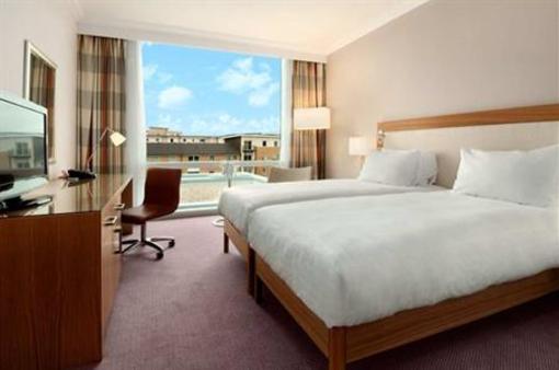 фото отеля Hilton Reading