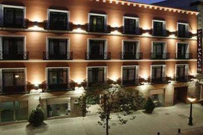 фото отеля Petit Palace Tres Cruces Centro