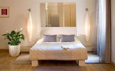 фото отеля Mamaison Residence Belgicka Prague
