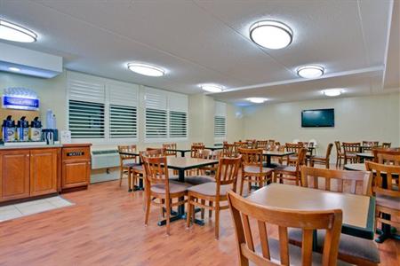 фото отеля Holiday Inn Express Hamilton Canada