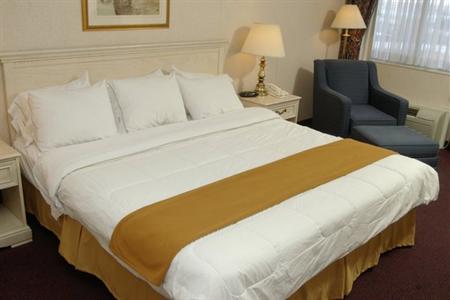фото отеля Holiday Inn Express Hamilton Canada