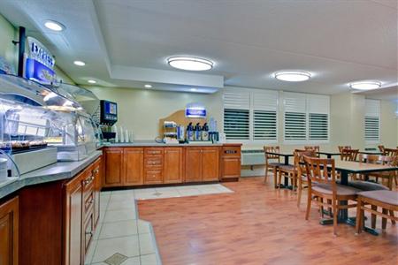 фото отеля Holiday Inn Express Hamilton Canada