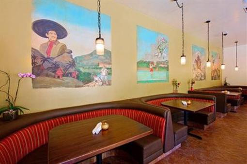 фото отеля Los Arboles Hotel