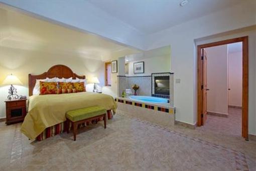 фото отеля Los Arboles Hotel