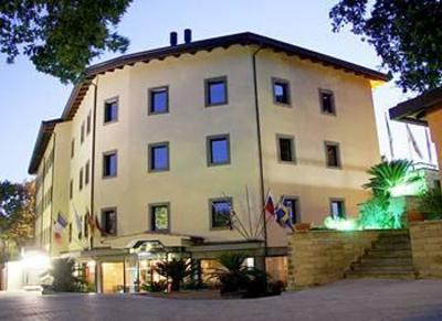 фото отеля Grand Hotel Villa Dei Papi