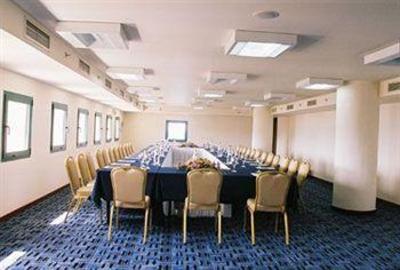 фото отеля Club Hotel Loutraki