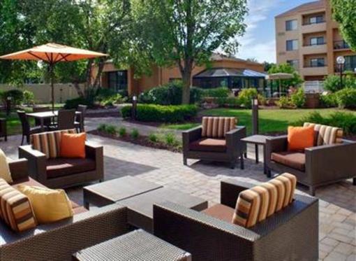 фото отеля Courtyard by Marriott Columbus Worthington