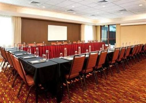 фото отеля Courtyard by Marriott Denver Airport