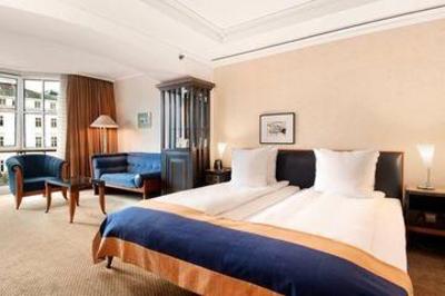 фото отеля Hilton Vienna Plaza
