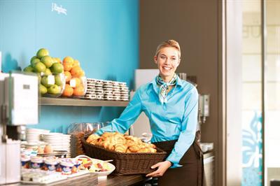 фото отеля Motel One Dresden Palaisplatz