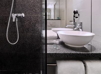 фото отеля Motel One Dresden Palaisplatz