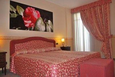 фото отеля Green Center Hotel