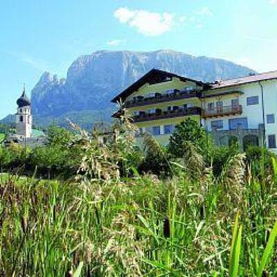 фото отеля Gartenhotel Volser Hof Vols am Schlern