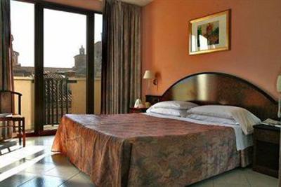 фото отеля Touring Hotel Ferrara