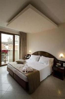 фото отеля Touring Hotel Ferrara