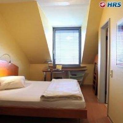 фото отеля Mainstreet Hotel