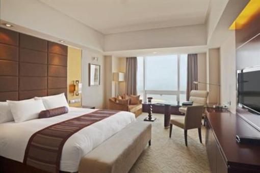 фото отеля Crowne Plaza Yantai Seaview