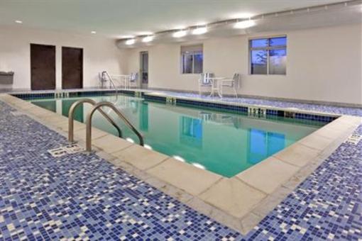 фото отеля Holiday Inn Express Hotel & Suites Farmington Hills