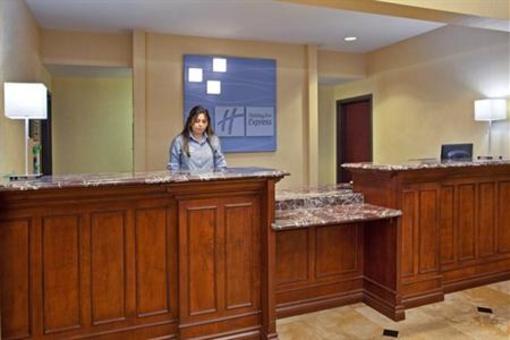 фото отеля Holiday Inn Express Hotel & Suites Farmington Hills