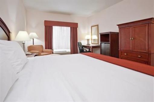 фото отеля Holiday Inn Express Hotel & Suites Farmington Hills